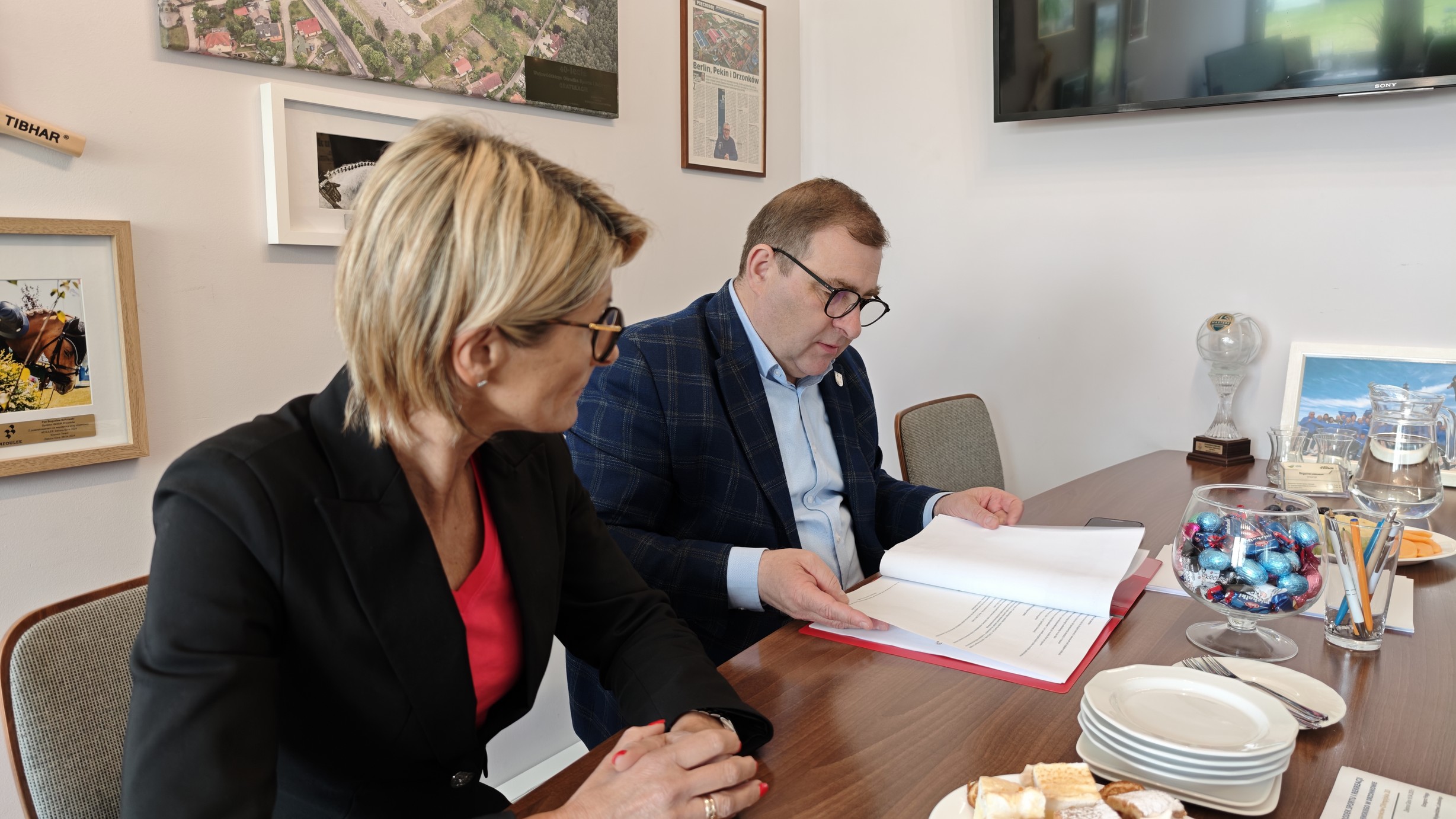 Ilustracja do informacji: Rozmawiano o inwestycjach...